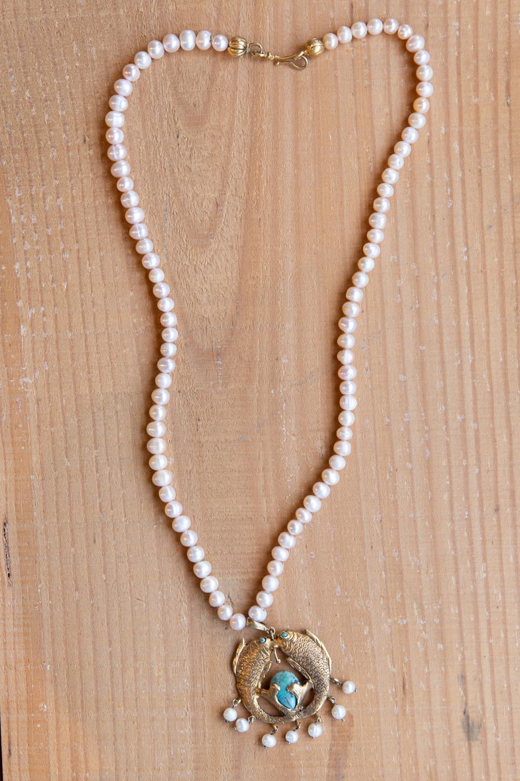 Pearl Necklace with fishes