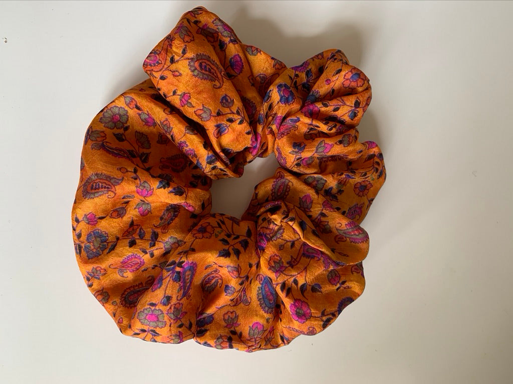 Silk Scrunchy - Sanjanaandme