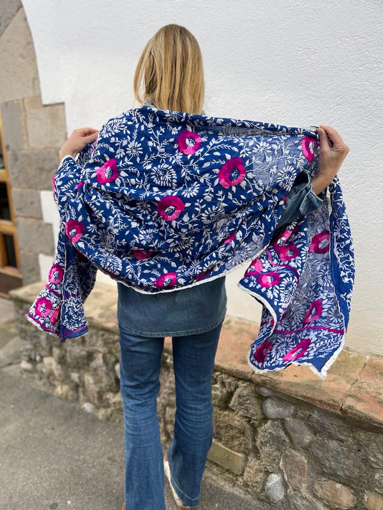Shawl embroidered