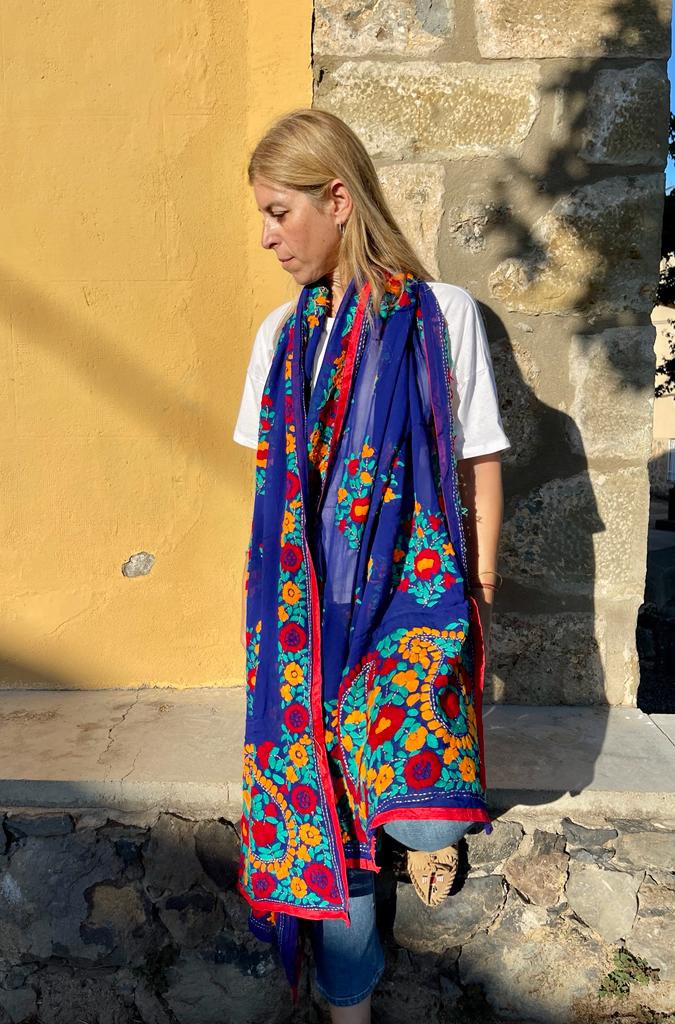 Shawl embroidered
