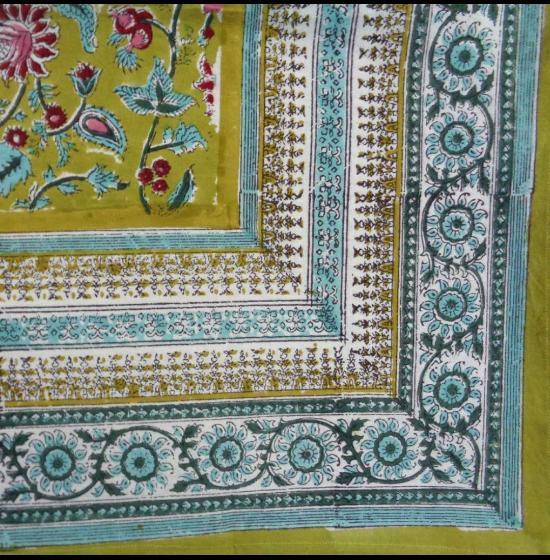 Block Print Table Cloth (150 cms X 150 cms. 4 comensales)