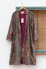 Cargar imagen en el visor de la galería, Velvet Pashley Green kimono
