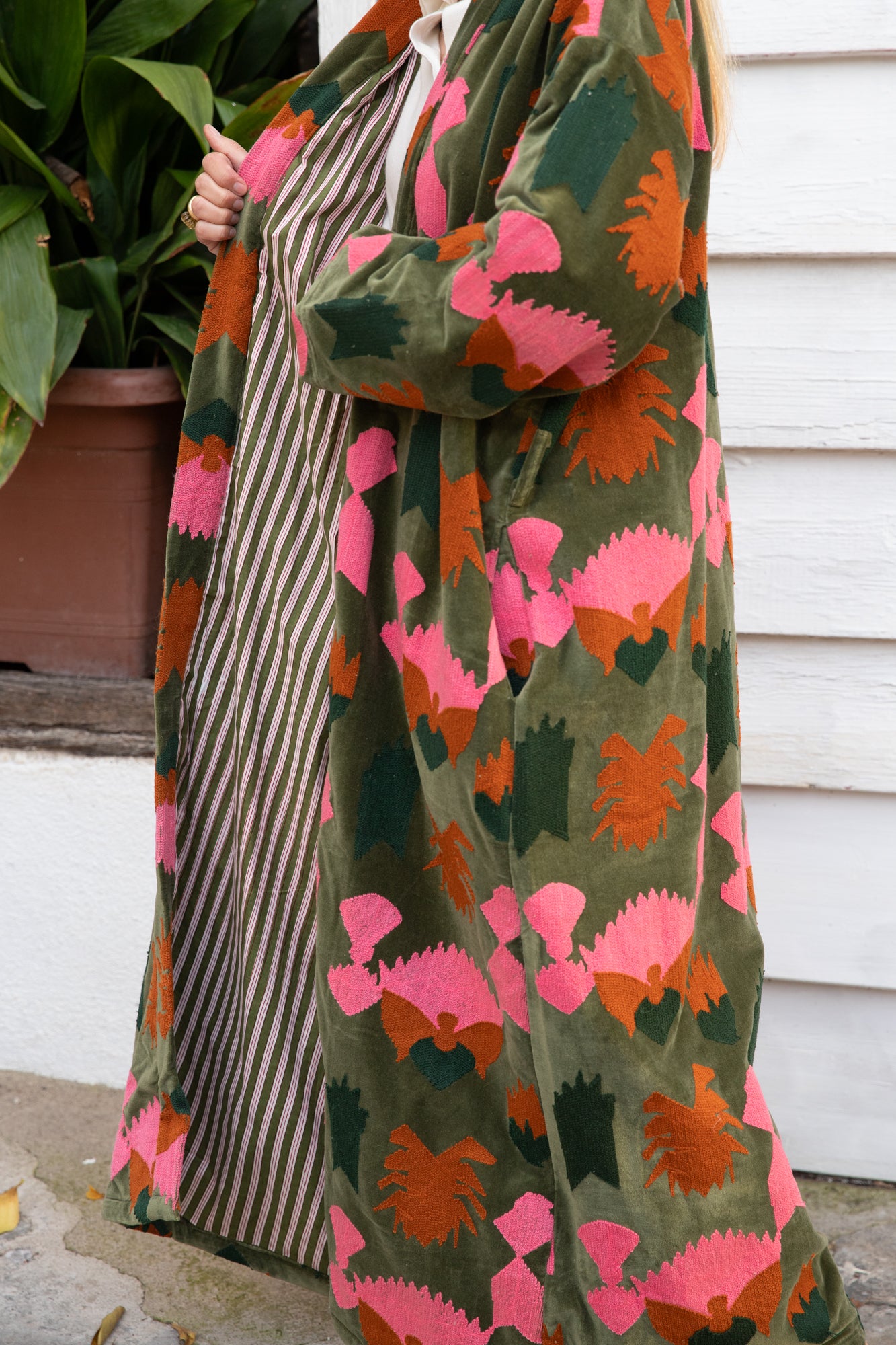 Velvet Embroidery Long Jacket