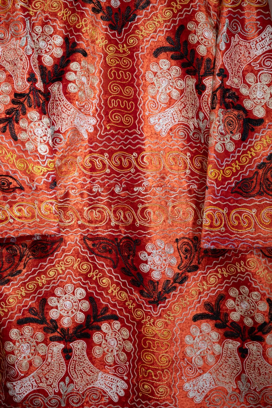 LONG VELVET SUZANI