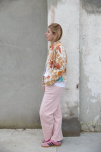Carica l&#39;immagine nel visualizzatore di Gallery, Short Suzani Jacket
