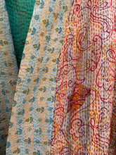 Cargar imagen en el visor de la galería, Silk Vintage Kantha kimono
