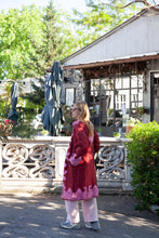 Carica l&#39;immagine nel visualizzatore di Gallery, Kashmiri silk embroidered jacket
