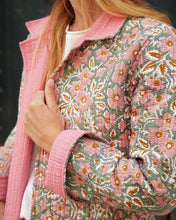 Load image into Gallery viewer, Long quilted reversible kimono
