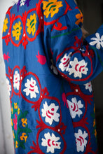 Carica l&#39;immagine nel visualizzatore di Gallery, Blue Suzani Kimono
