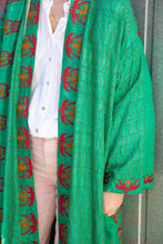 Carica l&#39;immagine nel visualizzatore di Gallery, Silk Sari Kimono
