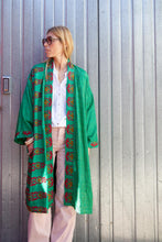 Carica l&#39;immagine nel visualizzatore di Gallery, Silk Sari Kimono
