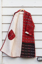 Load image into Gallery viewer, Saree quilted coat
