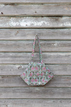 Cargar imagen en el visor de la galería, Hand block printed hand bag
