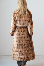 Charger l&#39;image dans la galerie, Meera Silk Velvet Coat
