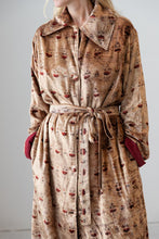 Charger l&#39;image dans la galerie, Meera Silk Velvet Coat
