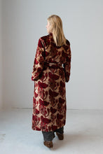 Carica l&#39;immagine nel visualizzatore di Gallery, Meera Silk Velvet Coat
