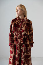 Carica l&#39;immagine nel visualizzatore di Gallery, Meera Silk Velvet Coat
