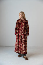 Carica l&#39;immagine nel visualizzatore di Gallery, Meera Silk Velvet Coat
