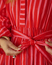 Carica l&#39;immagine nel visualizzatore di Gallery, Arya Red Dress
