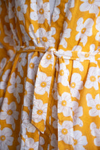 Cargar imagen en el visor de la galería, Cotton Daisy kimono
