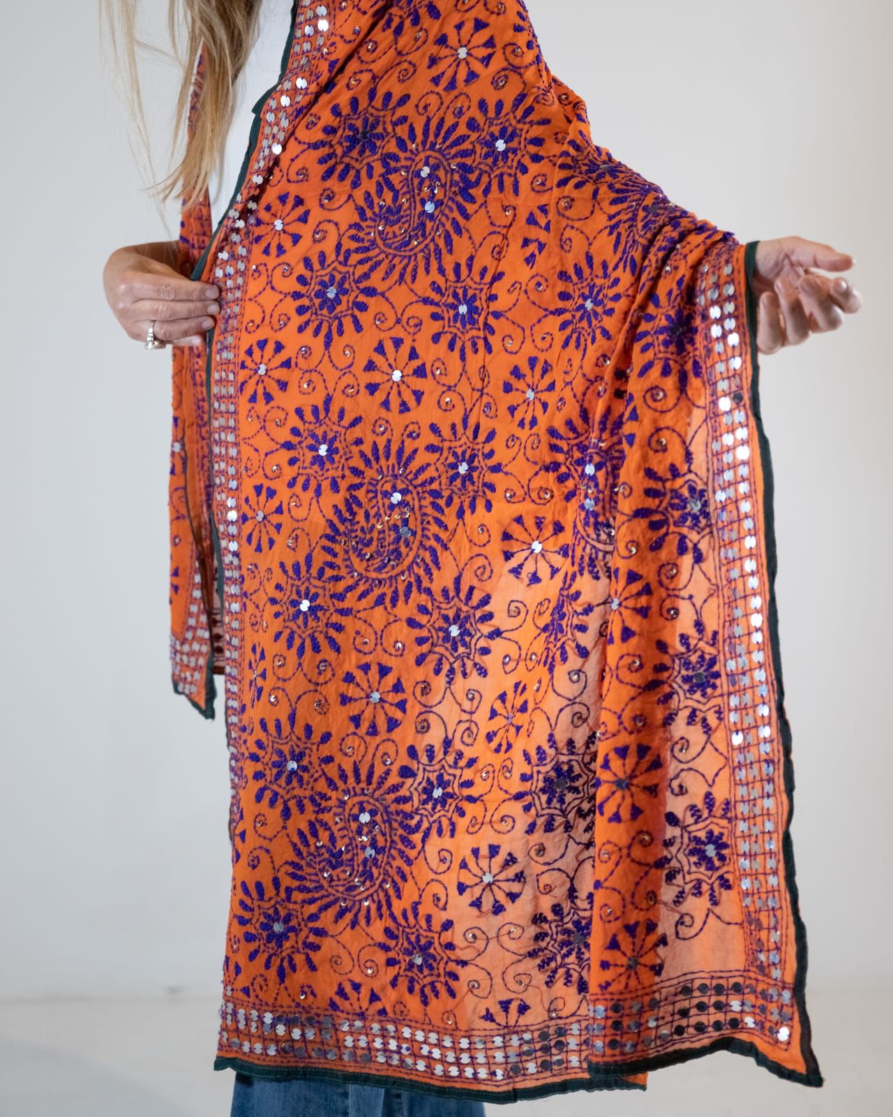 Shawl embroidered