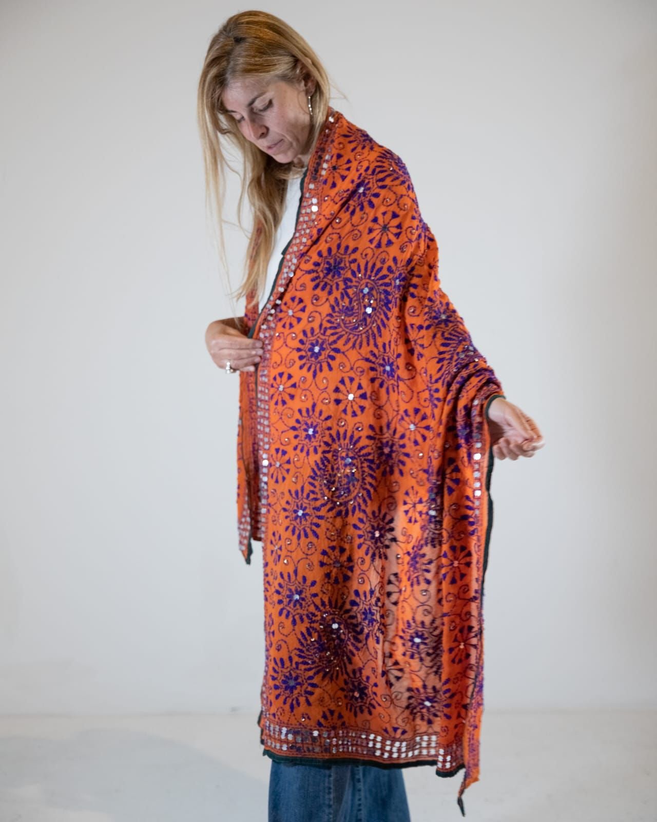 Shawl embroidered