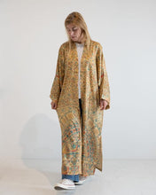 Load image into Gallery viewer, Vintage Silk Kimono
