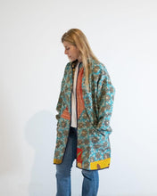 Carica l&#39;immagine nel visualizzatore di Gallery, Vintage reversible kantha jacket
