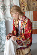 Load image into Gallery viewer, Reversible vinatge short kimono

