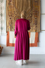 Carica l&#39;immagine nel visualizzatore di Gallery, Silk Modal Kimono

