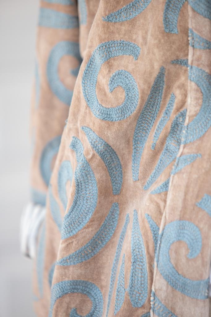 Embroidery long velvet Kimono