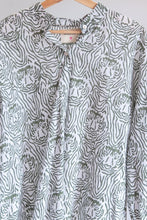 Charger l&#39;image dans la galerie, Tiger shirt green
