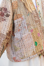 Carica l&#39;immagine nel visualizzatore di Gallery, KANTHA PATCHWORK JACKET
