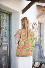 Carica l&#39;immagine nel visualizzatore di Gallery, Old kantha embroidered reversible Vest
