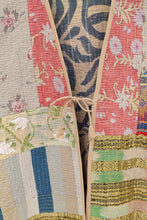 Carica l&#39;immagine nel visualizzatore di Gallery, Old kantha reversible Vest
