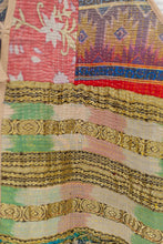 Carica l&#39;immagine nel visualizzatore di Gallery, Old kantha reversible Vest
