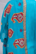 Load image into Gallery viewer, Sari Kimono
