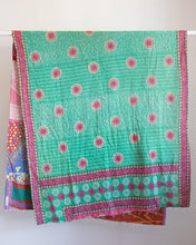 Charger l&#39;image dans la galerie, Old kantha pareo
