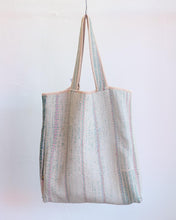 Carica l&#39;immagine nel visualizzatore di Gallery, Reversible Kantha Market Bag
