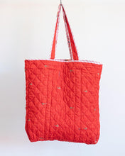 Cargar imagen en el visor de la galería, Quilted handbag
