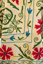 Cargar imagen en el visor de la galería, Old kantha embroidery reversible vest
