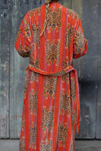 Carica l&#39;immagine nel visualizzatore di Gallery, VELVET TIGER KIMONO
