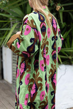 Charger l&#39;image dans la galerie, Green Capri cotton embroidered ikat kimono
