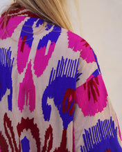 Cargar imagen en el visor de la galería, Pink  Capri cotton embroidered ikat kimono
