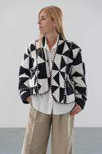 Carica l&#39;immagine nel visualizzatore di Gallery, Short quilted jacket
