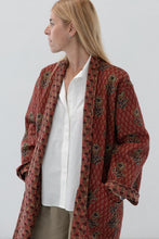 Cargar imagen en el visor de la galería, REVERSIBLE LONG QUILTED COAT
