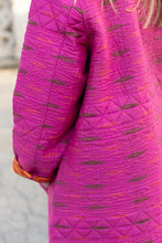 Carica l&#39;immagine nel visualizzatore di Gallery, Saree quilted coat
