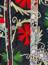Carica l&#39;immagine nel visualizzatore di Gallery, Embroidered Kantha Market Bag
