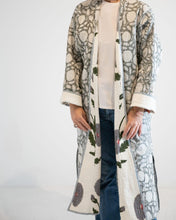 Charger l&#39;image dans la galerie, Block print reversible quilted kimono
