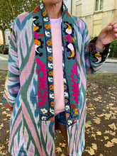 Cargar imagen en el visor de la galería, Vintage Kimono Ikat with Suzani
